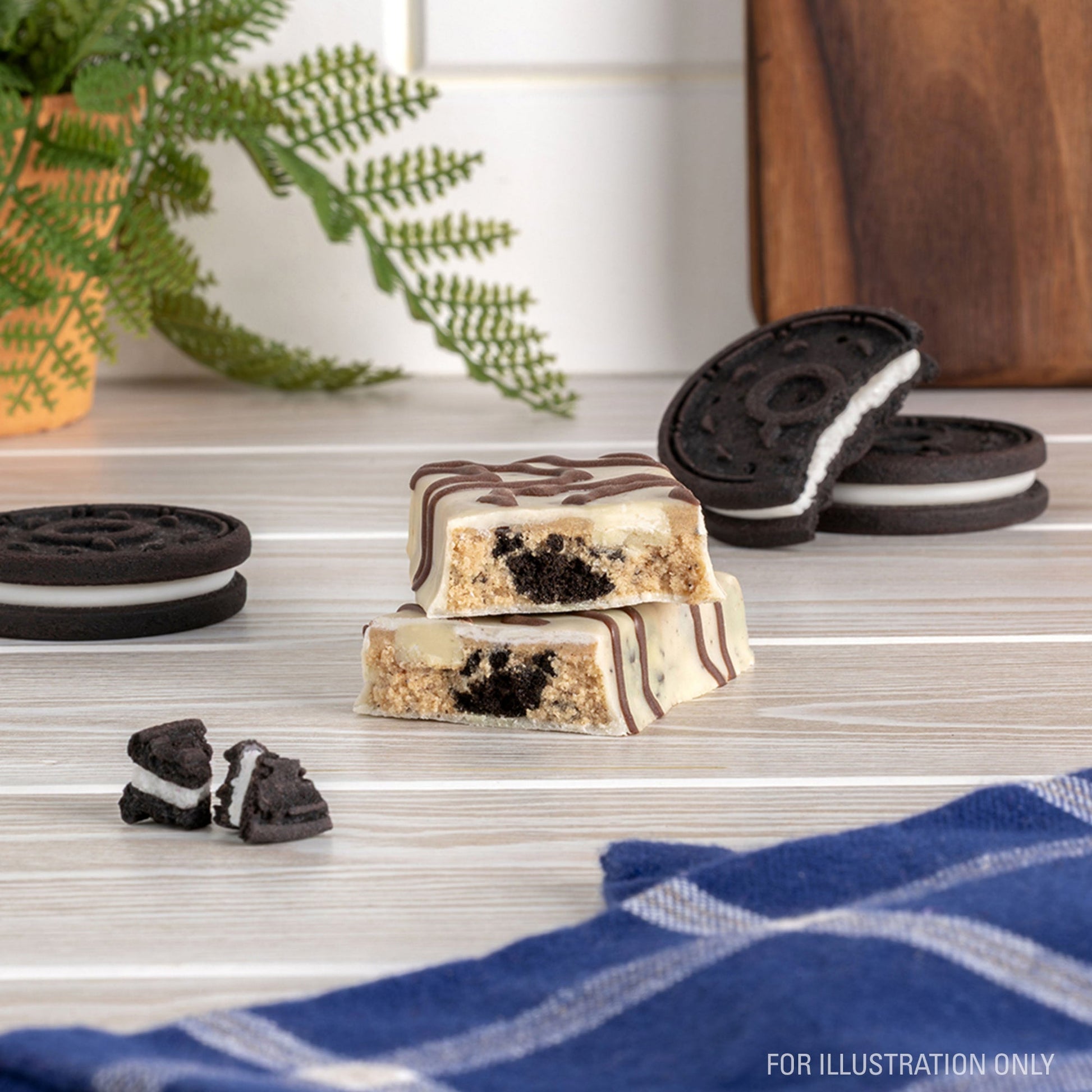 dipped-cookies-and-cream-protein-bars-v8 15807_QN_USA_ProteinBar_CAC_InterimAssetUpdate_Digital-Dipped-ProductCarouselSet_Tabletop1.jpg